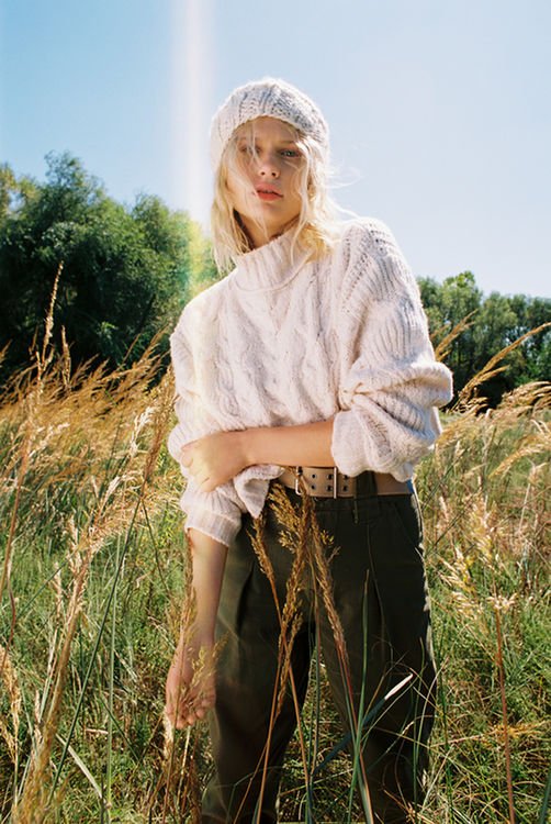 SeeManagement's tweet photo. #SweataWeatha. #MakeupArtist #MarkEdio for #FreePeople with Lilah Summer and photographer Ryan Treitel. https://t.co/4yLxKPoJIK