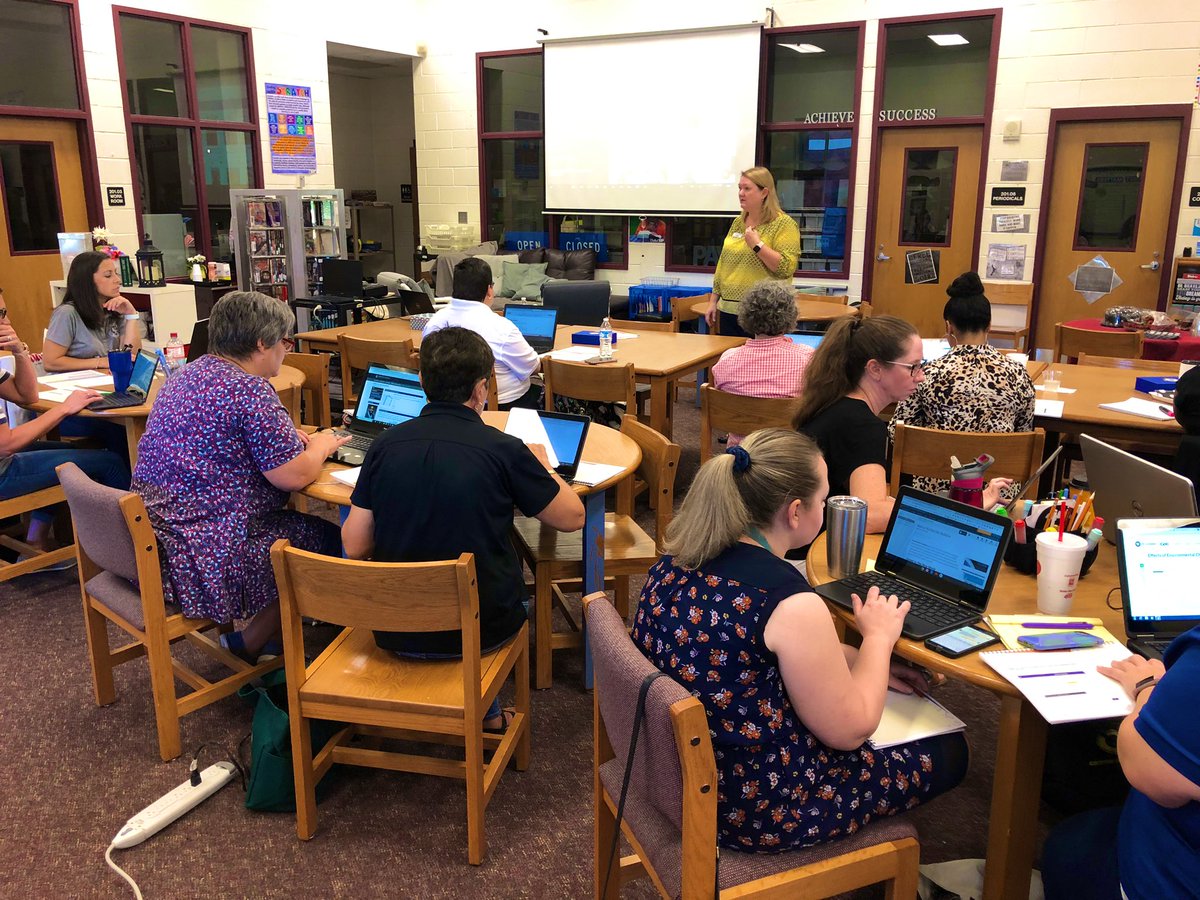 LonnyHarper's tweet photo. Media specialists @GriffinSpalding learning to support RCD with #Follett Classroom Resource Collections. #LearnInGSCS https://t.co/06Yz7Sj122