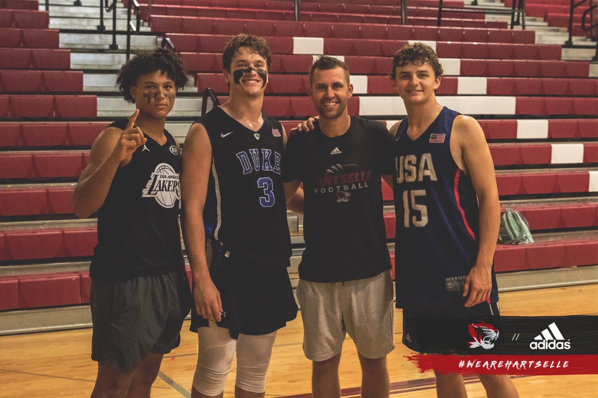 Congrats to our seniors for winning the Battle of the Classes! <a href="/Brinten24/">Brinten Barclay</a>, Addison Parker,  and <a href="/JacksonBoyer5/">Jackson Boyer</a> competed in the dodgeball tournament and pulled out the victory for the seniors! 

#WeAreHartselle #HappyHomecom1n9