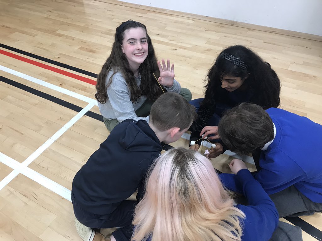 stclarespserc's tweet photo. How high can we go? Can we stick to our design brief?  #STEM #MathsWeekScot #primaryseven @P7Calderwood https://t.co/qzmzPVIaty