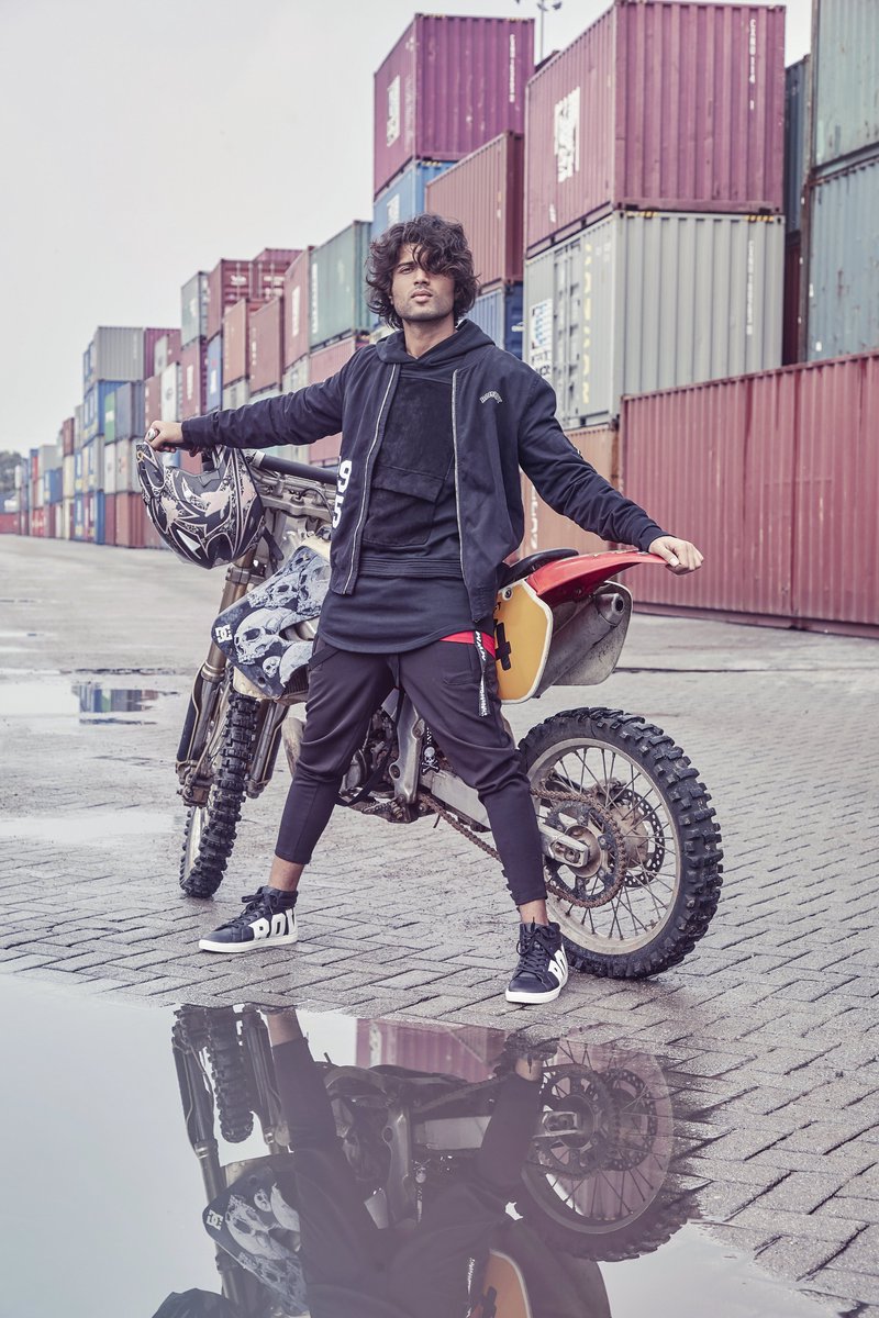 TheDeverakonda's tweet photo. Everyday Rowdy. https://t.co/1zsIA9rJRU