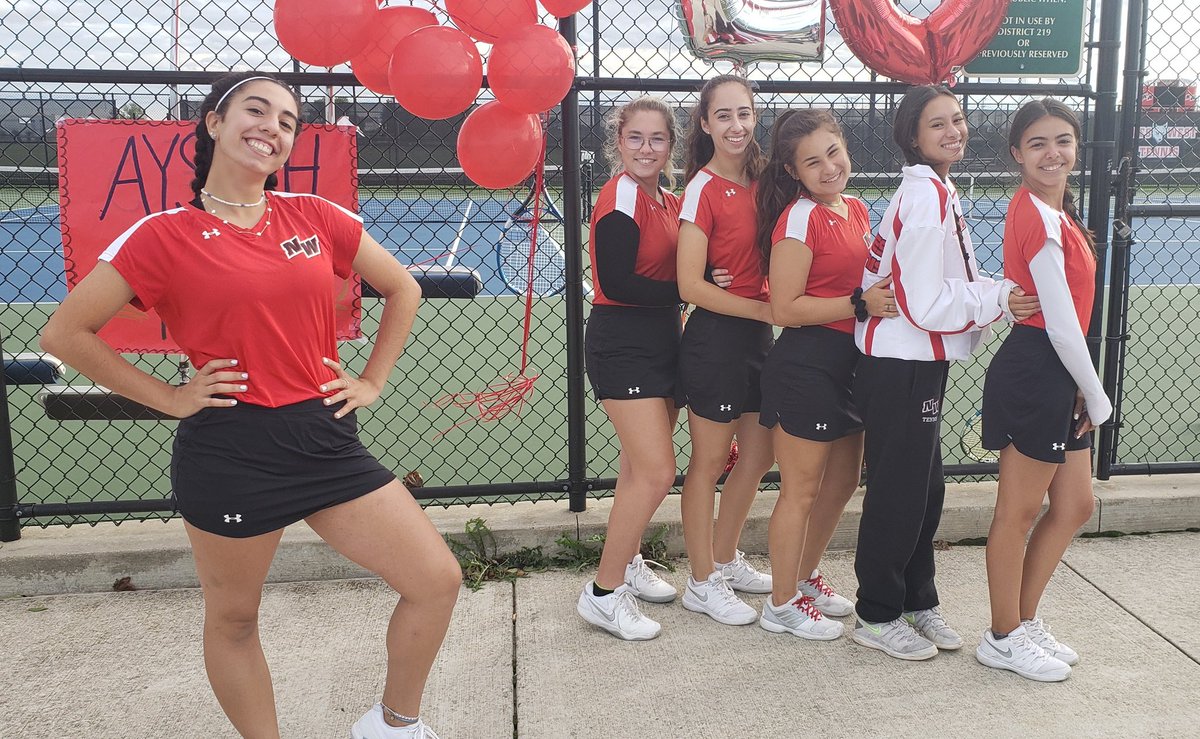 NiWeHiTennis's tweet photo. Congrats to all the Seniors on the Varsity Tennis Team! 🐾 🎾🏆🐾 https://t.co/30cagq8Zht