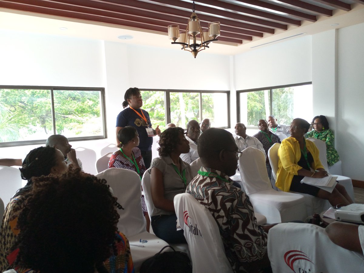 AmootiKiiza's tweet photo. Sharon Kalanzi @reparle says, "Money does not know English" women need to be guided on how to access credit to enable them participate in profitable #Agribusiness irrespective of their level of education #8th #AGTS2019 of @EAGraincouncil #WhiteSands Hotel #Mombasa @pnuwagaba https://t.co/B3SGfRdQg2