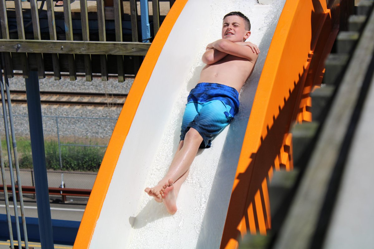 Sandcastlepgh's tweet photo. Who's already got their 2020 Season Pass? If you haven't gotten one yet, here's a slide in the right direction ➡ https://t.co/cplee98KVv

#Sandcastle #SandcastleWP #Summer #LiveForSummer #Pittsburgh #SeasonPass #LightningExpress https://t.co/OVOehkvmEA