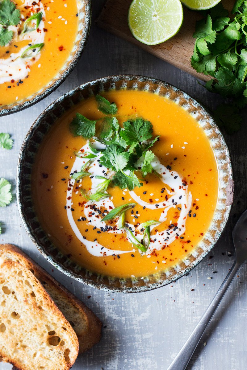 vegetarianTRVLR's tweet photo. #Pumpkin is a fave #fall flavor & has so many health benefits! Enjoy this amazing miso pumpkin soup recipe!
#vegetariantraveler #fitvegan #proteintoppers #plantprotein #plantbased #vegantraveler #vegetarian #vegan #protein ##IIFYM #plantpowered #fitness https://t.co/pXNQkLff8f https://t.co/1UbRE1argC