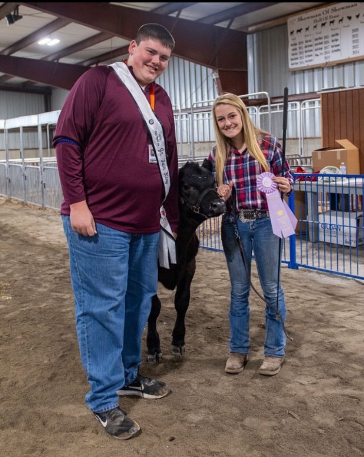 FFAcrestview's tweet photo. #2019FairHighlight is graduate Rayana Thatcher! For her senior year Rayana was on Van Wert County Jr Fair Board, and for projects took beef feeders, dairy feeders, and performance lambs! https://t.co/E54TNCQ0EX