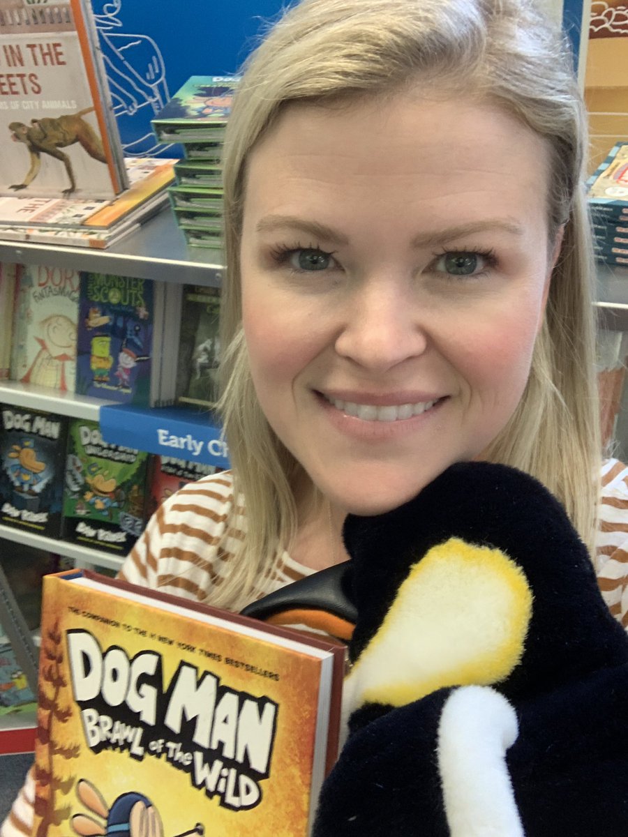 ms_schleicher's tweet photo. Having some fun at #CMEfallBookFair with Percy the penguin! Thanks @librarytime04 for making CME book fair so awesome!!! https://t.co/WJDRKXqeTE