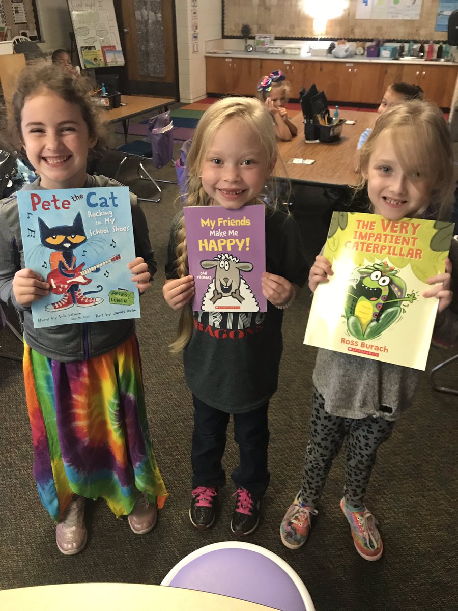 TeachyThomas's tweet photo. Our September book winners @SyringDragons @swartz_creek https://t.co/5TZW55sV3e