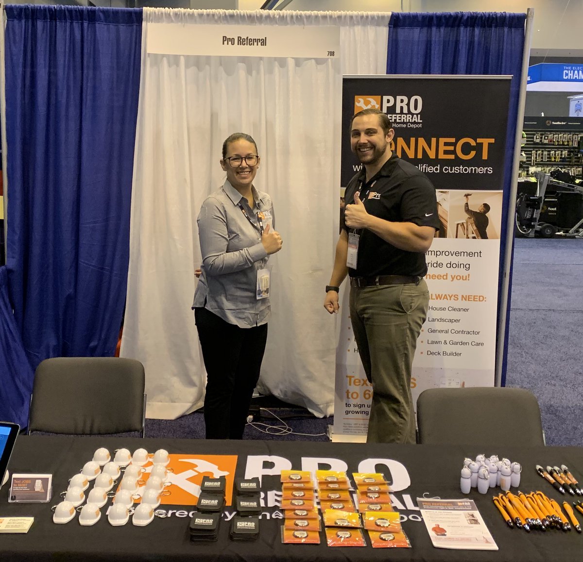 SamanthaHDPR's tweet photo. #ProReferral day 2 @ the IEC Expo in St. Louis. Having a great time hanging out with these Electrical pros @ValledorHDPR @derek_HDPR https://t.co/Ix2VW01VPJ
