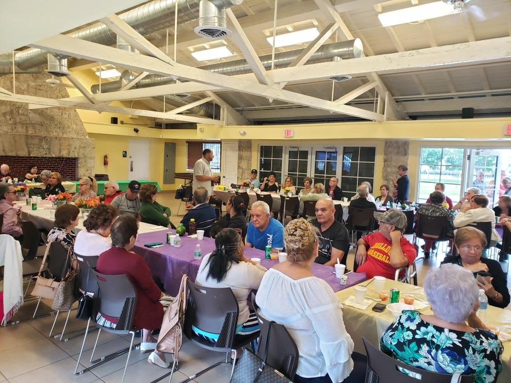 CPSSergio's tweet photo. Crime prevention for seniors as well! MPD is constantly is working to educate all of our constituents. https://t.co/X82fqZvDDn