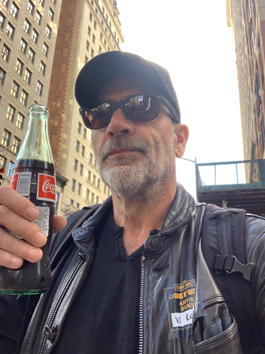 JDMorgan's tweet photo. Mornin from nyc. How bout those ⁦@Seahawks⁩ xojd https://t.co/x7VDAuN0WR