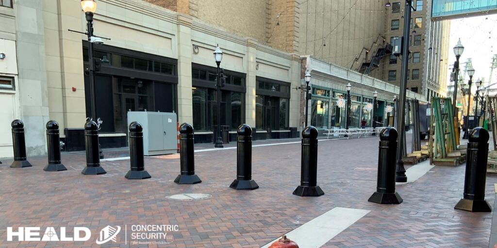 We love to see progression photos from our distributors! This one is from Concentric Security LLC, where our Manual Matador 6 has been installed to protect Little Caesars Arena. Discover the Matador Range >> heald.uk.com/products/hosti… #ManufacturingUK #Bollards