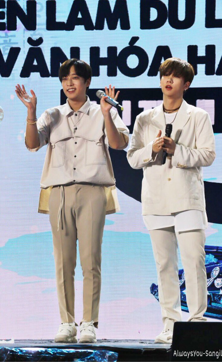 AlwaysyouSangil's tweet photo. Main vocal~ ❤️
#Suhyun #Sangil #SNUPER
#alwaysyouSangil #Vietnam https://t.co/VWsicJojh0