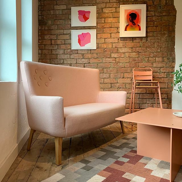 deadgoodltd's tweet photo. #DeadgoodShowroom #Toon
———————————————————
Here’s a little bit of colour to brighten a wet day... 🌧 ———————————————————
#Deadgood #DoubleLove #WorkingGirlCollection #AluminiumTable #PixelRug #ArethaFranklin (#Aretha print by @jimmyturrell & @inkandd… https://t.co/z0FOf1Ecku https://t.co/c9URFv0ozw