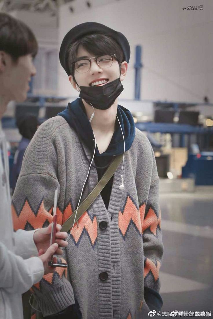 WangZhan_85's tweet photo. น่ารักสุดๆเลยค่าจ้านเกอ 
#เซียวจ้านXiaozhan肖战 #หวังอี้ป๋อWangYibo王一博 #ปรมารจารย์ลัทธิมาร #ป๋อจ้าน https://t.co/6ihR25PSnA