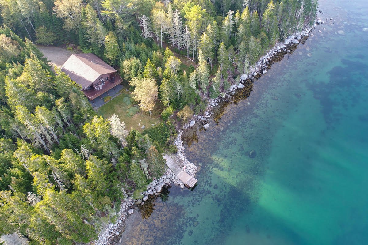 RED HOT LISTING

An executive log home with a fresh new price!

7 Spinnaker Drive, Glen Haven
MLS® #201923413
$699,000

Contact RDR's Jules Chamberlain: 902.817.6007, jules@juleschamberlain.ca

More photos, details: reddoorrealty.ca/listings/detai…

#novascotia #icouldlivehere