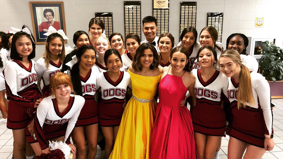 SHSBulldogCheer's tweet photo. https://t.co/ZQzNaa7hXZ
