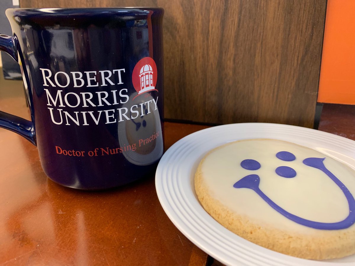 RMUGraduate's tweet photo. Enjoying ⁦@smileycookie⁩ on #WorldSmileDay https://t.co/t7tadZpZnJ