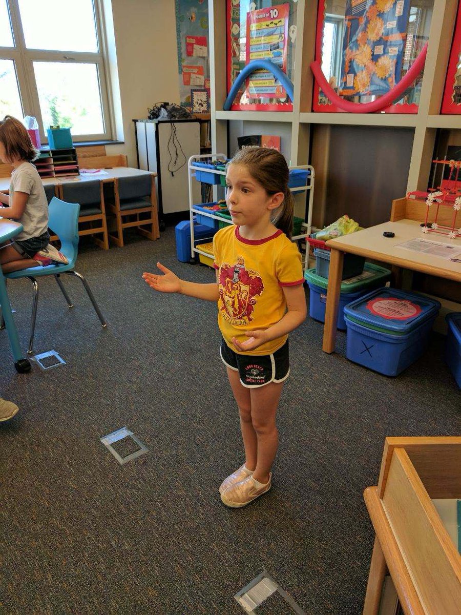 UESLibrary's tweet image. Harry Potter comes to life in a UES library club. #futureleaders @UESPrincipal