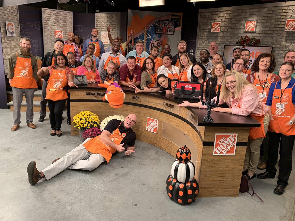 HDTVDave's tweet photo. Very cool to have the inaugural HDU Leadership Fundamentals Classes (a mix of ASMs, Supply Chain Leaders and Contact Center Leaders in one class) down for a tour. Talk about One Home Depot!!! Lots of energy and passion! https://t.co/p3iLIp9zsP