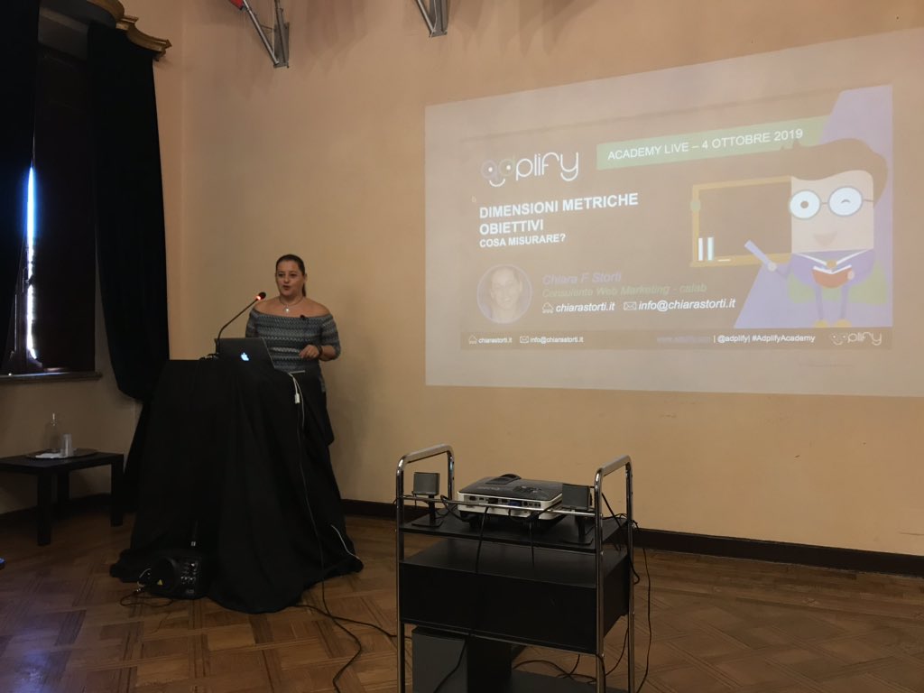 adplify's tweet photo. Giornata formativa con l’#AdplifyAcademy Live! Tanti gli interventi dei maggiori esperti di #GoogleAds che hanno parlato di automazioni e tecniche per ottimizzare le Campagne Ads. #Roma #MarketingAutomation @srinzivillo @chiarastorti @Gianps @TomasoUliana #FabioMilione https://t.co/BlWiU0auMv