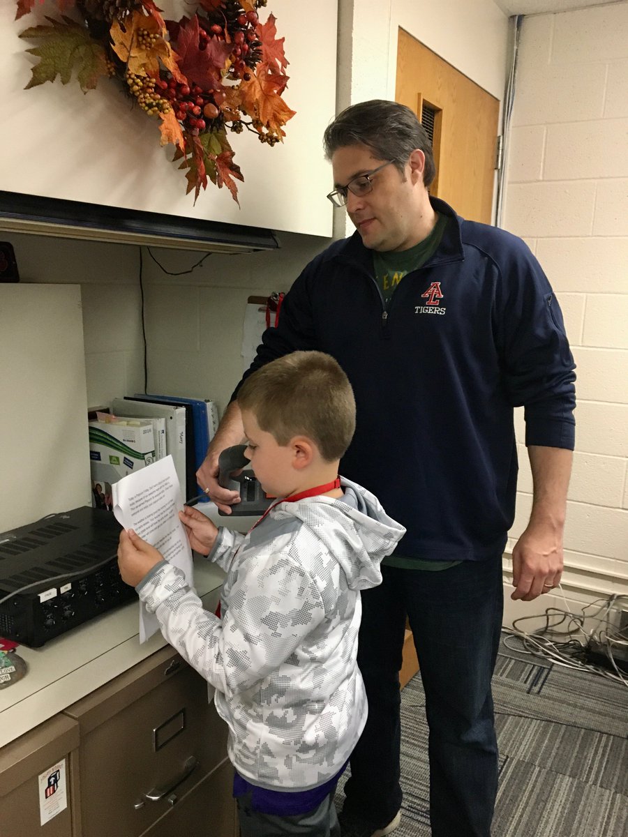 nicksofio's tweet image. 2019 Teacher for the Day staff meeting and faculty picture.  Principal for the Day Mr. J. leading the meeting and kicking off the day with our morning announcements.  #LKCanDoKids #ALASconnectED