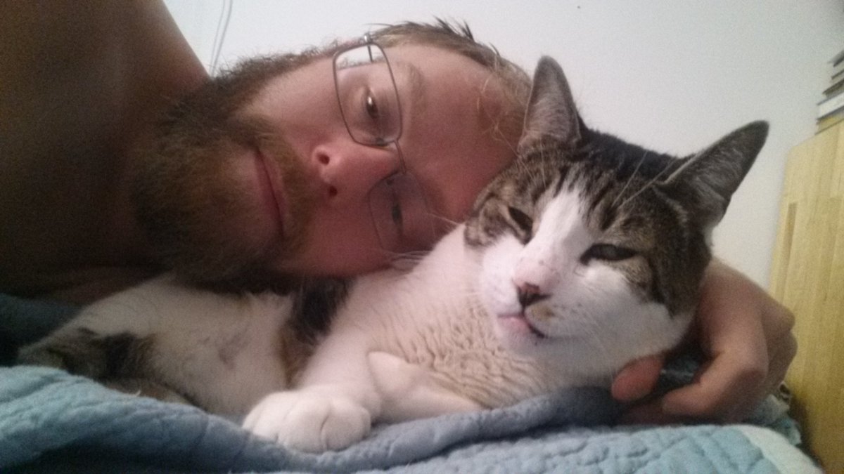 queerbees's tweet photo. Someone is being a real buddy. #coldseason #thecold #ivegotacold https://t.co/inV07RTfpB