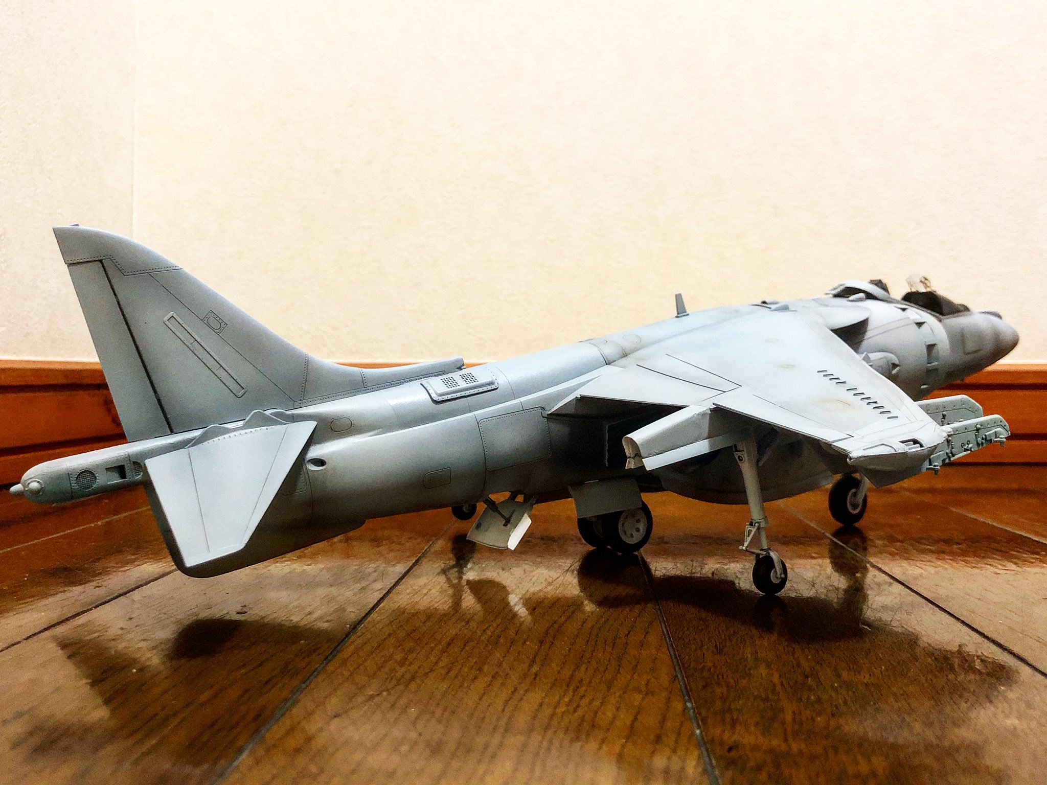 トランペッター 1/32 AV-8B ハリアーⅡ 重武装 塗装完成作品