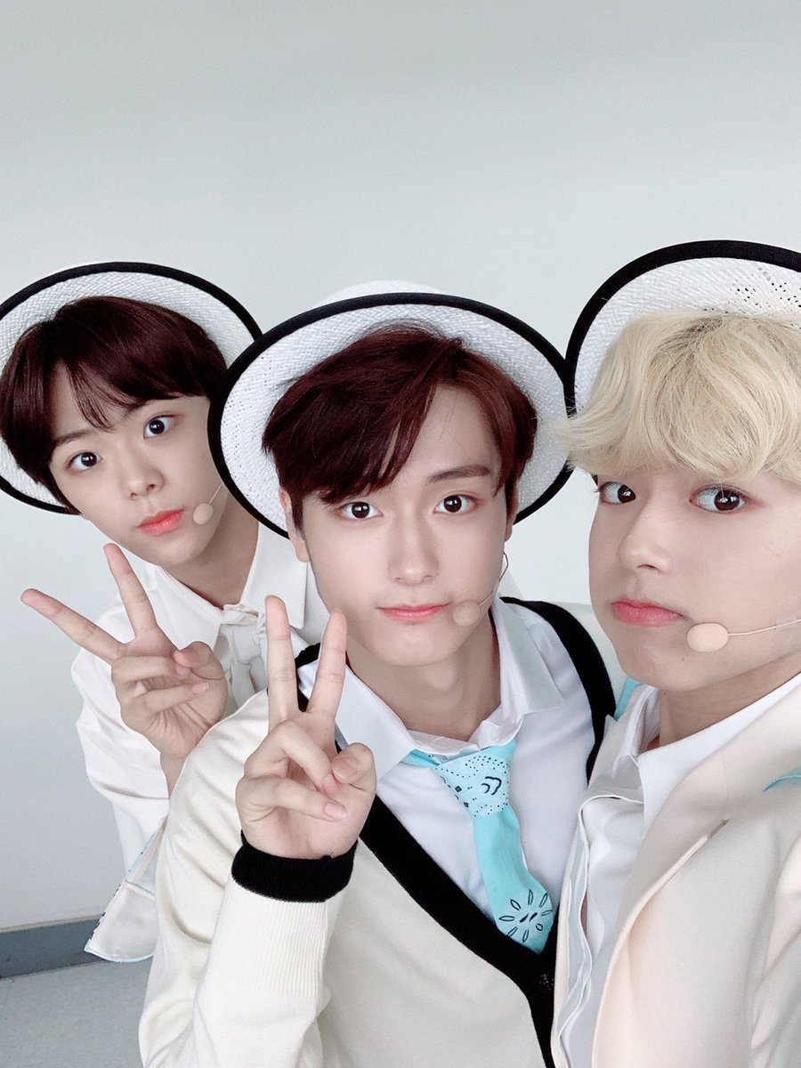 maroo_ent's tweet photo. [#TEENTEEN]

10월 4일 틴틴 다이어리📝

강릉 여러분들의 마음도 #틴틴 이 #책임져요 ❣️

#뮤직뱅크 강릉 특집 틴틴이들 셀카를 공개합니다📸

#이진우 #이우진 #이태승
#VERY_ON_TOP https://t.co/dxh0wxRMnH