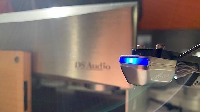 DS_Audio's tweet photo. DS002 optical cartridge.
#ds002 #analog #opticalcartridge #record #vinyl #光カートリッジメイドインジャパン　#madeinjapan #レコード針 https://t.co/EYg9C4L2fB https://t.co/VJaePFLANH