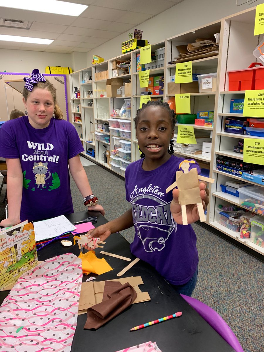 mollyellen071's tweet photo. Students applying their knowledge of plot summary in Makerspace Lab https://t.co/TK2NlRTBVm
