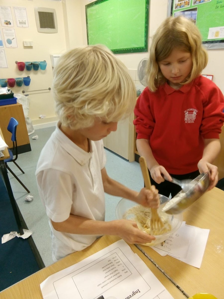 DringhousesPS's tweet photo. Class 9 have been doing their bit to help combat deforestation. We used cooking techniques including rolling & cutting to make our delicious palm oil-free biscuits. #DringDT #DringGeog https://t.co/ryDFft464d