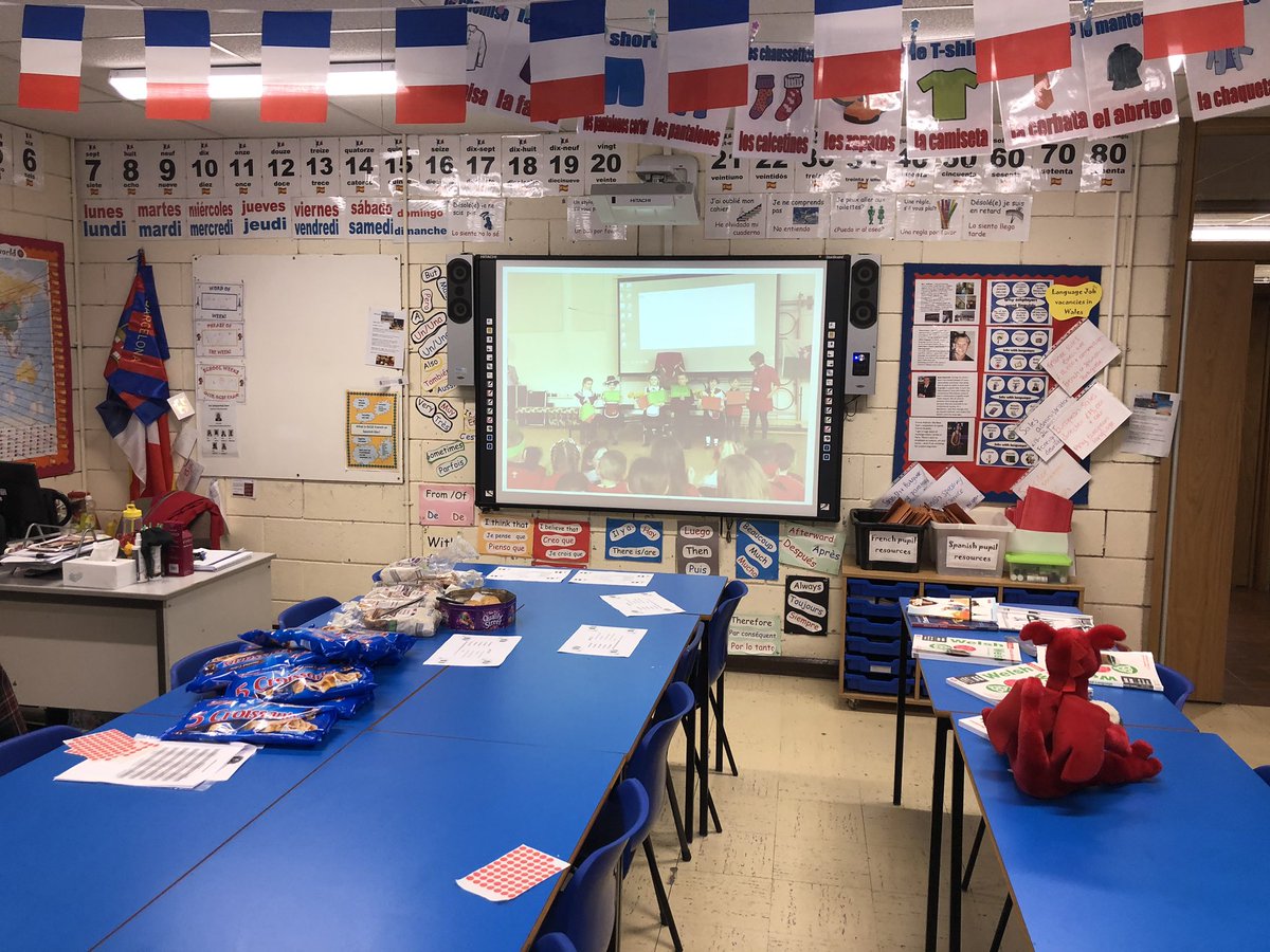 pcsmfl's tweet photo. Some pictures from last nights open evening! Everyone enjoyed our presentation and the Language Café of course! Merci/Diolch/Gracias to all who came! https://t.co/d9G8wrpCuZ