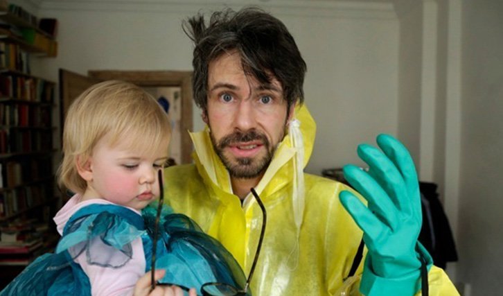 FILMDIENST's tweet photo. Als frischgebackener Familienvater wird Dokumentarist #DavidSieveking mit der Frage nach der Impfung seiner Tochter konfrontiert und forscht mit der Kamera unter Impfgegnern und -befürwortern nach: #Eingeimpft ist heute um 21.45 auf @ARTEde unser #TVTipp: https://t.co/Khac3ic9Dh https://t.co/WQFIdAg05U