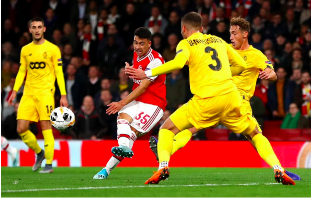 rootstvnigeria's tweet photo. #GabrielMartinelli who had been on trial in @ManUtd hit two goals in two minutes for @Arsenal making it four goals in just two starts for Gunners as they humiliated @Standard_RSCL 4-0
Read more https://t.co/lmDTixs3DN
#StandardLiege #ARSSTA https://t.co/tCZu9hjLPU