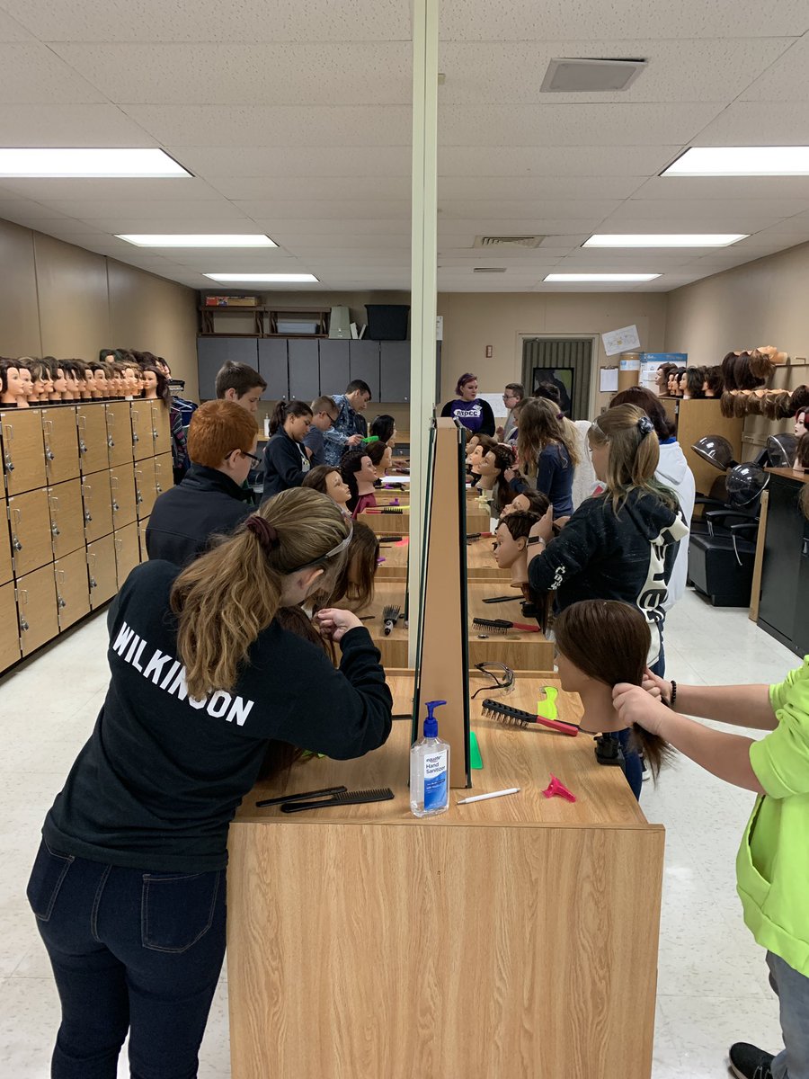 Betterwrench's tweet photo. 8th-grade tours at the Mecosta-Osceola Career Center. #Cosmetology  #CTEworks https://t.co/8VdWEO26oK