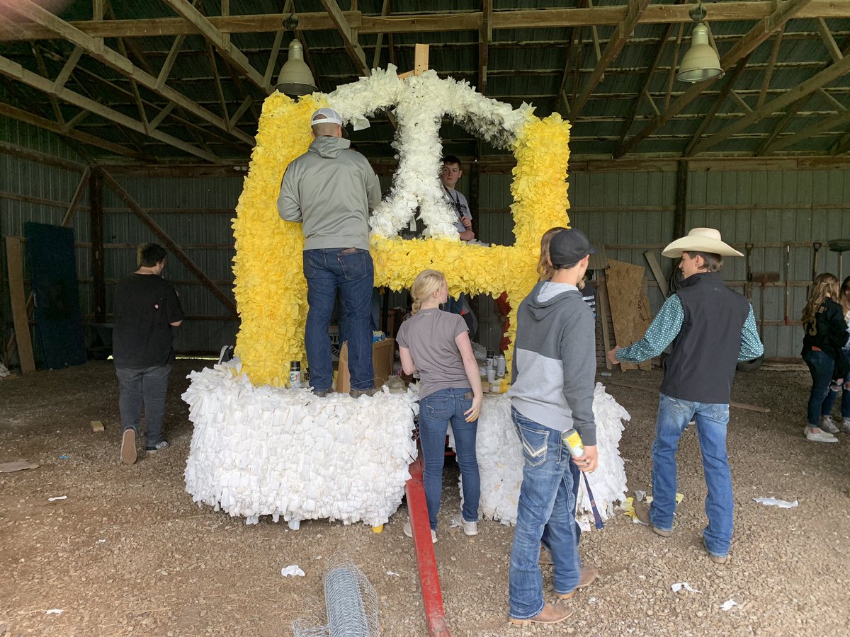JeanetteBakerPD's tweet photo. Adrian Homecoming 2019 https://t.co/u6Adf8yvyz