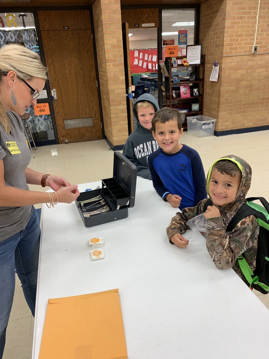 PesWildcats's tweet photo. We have the best PTO!  They spent their morning selling Temporary Wildcat Paw Print Tattoos and then they spoiled our teachers with a Treat Trolley this morning!  Thank you for taking care of our students and teachers! #PiedmontFocus #RelationshipsMatter https://t.co/IxTnI7bwzv