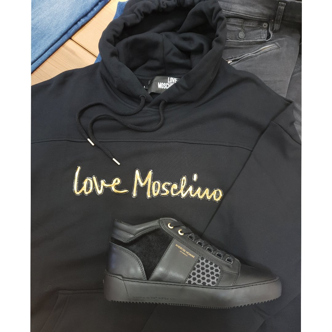 odsonline's tweet image. Mens Love Moschino x Android Homme
.
.
Shop the look in store now!
.
.
.
#androidhomme #lovemoschino #menswear #outfit #style