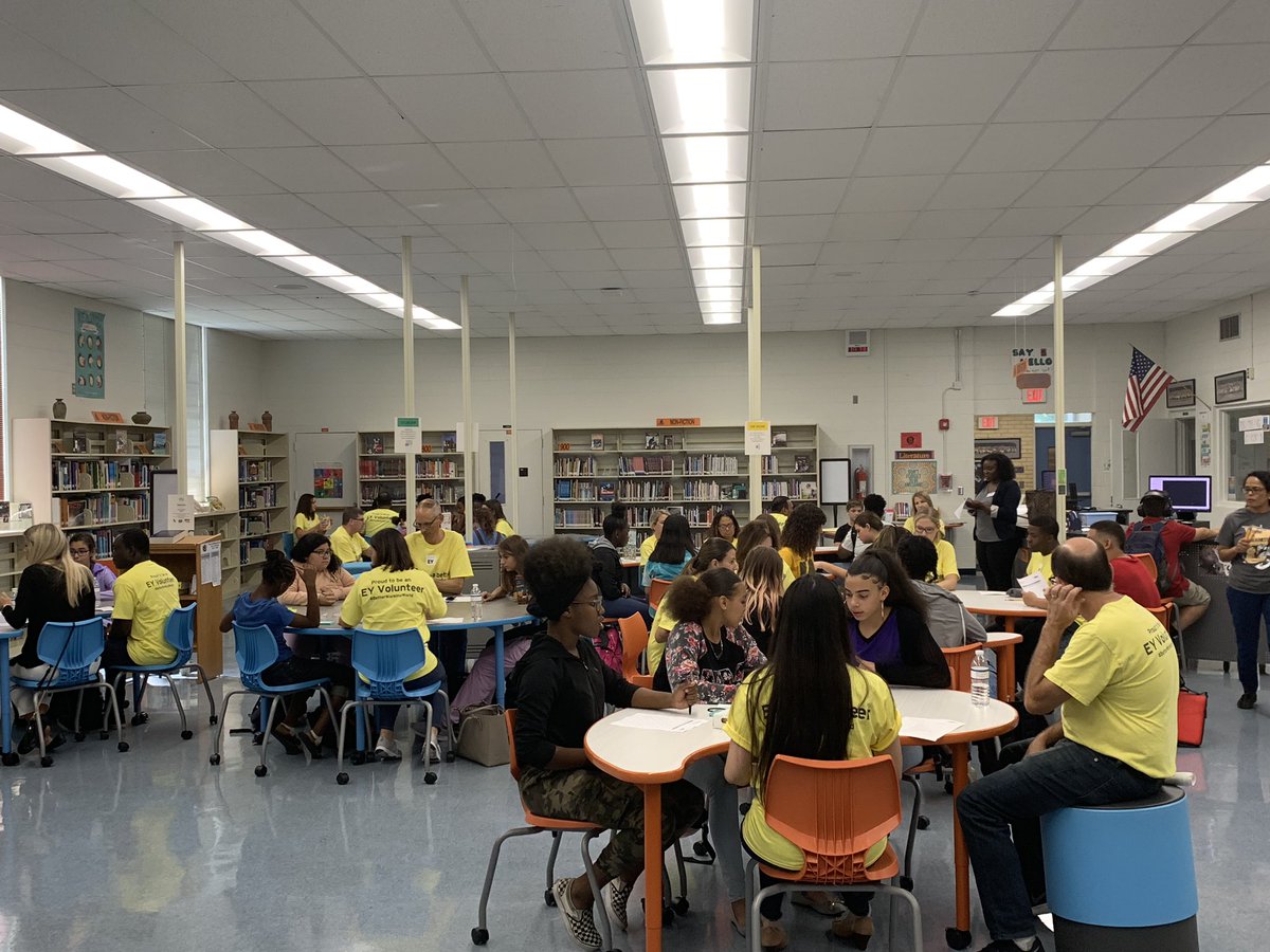 hcpsnfte's tweet photo. Thank you @MclaneSchool for hosting our volunteers! Your media specialist is the best! https://t.co/YWLaF3wzt7
