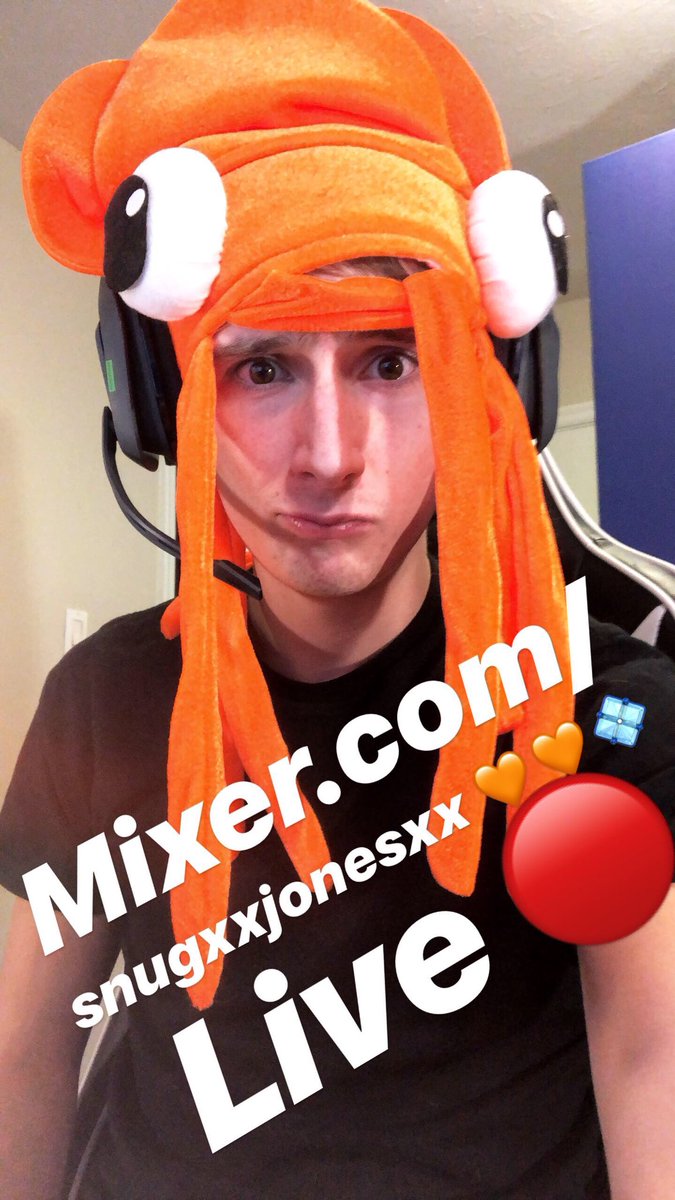 SnugTV's tweet photo. Picture from yesterdayโs stream ๐งก we had so much fun chillin with the fam hope to see you later tonight ! ๐ฏ #Snugnation #Getsnugged #mixer #gamer #contentcreator #fortnite #apex #pubg #pcgaming #setup #snug #family #vibes #happy #grindtime #partnerpush #chill #nextup( NOTLIVE ) https://t.co/8HKc8eEnoR