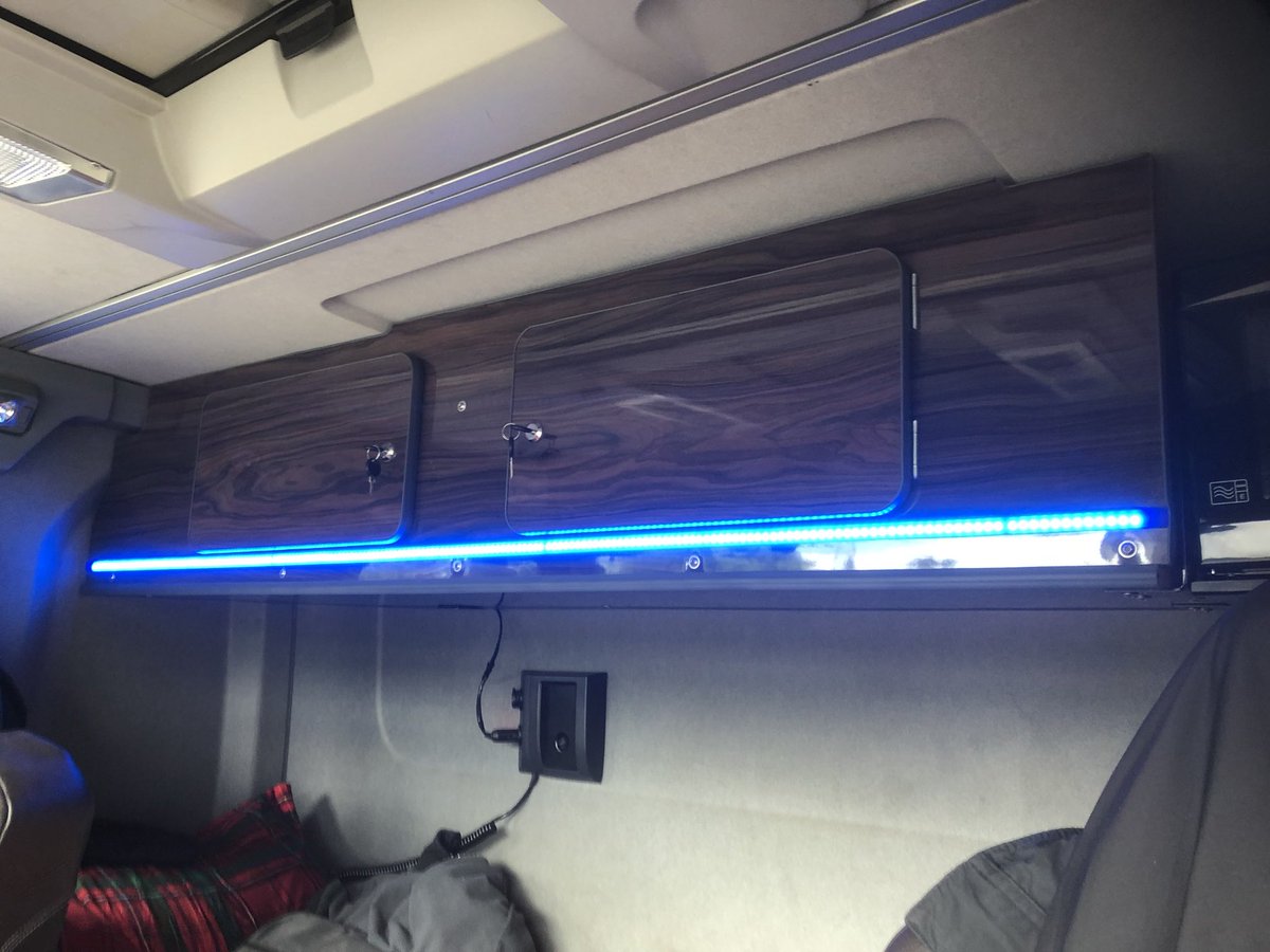 PaCustoms's tweet image. Hiya been a little quiet on here doing more awesome cabinets and escort vehicles