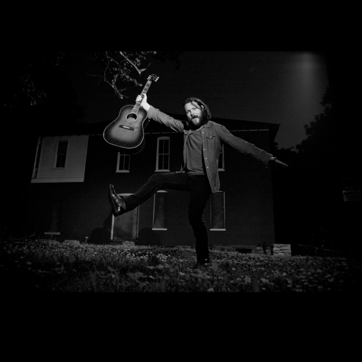 OfficialDAMusic's tweet photo. I don’t know if this pose says “my new single #IGotWine is available now” ...‘cause it should! Listen here https://t.co/ZRsMXAQqss Thanks @toddsniderlive @aaronleetasjan @littlefiddle7 for jumping in on this track! #newmusicalert #newmusicfriday #devilmansblues https://t.co/PKHFgjZdb0