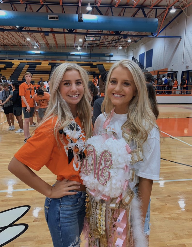 averylwheat's tweet photo. happy birthday to the sweetest @KaleighMckown 🥰🥺🥳 too bad we won’t be in harrell’s class today #sad https://t.co/Ad3X4xr3mI