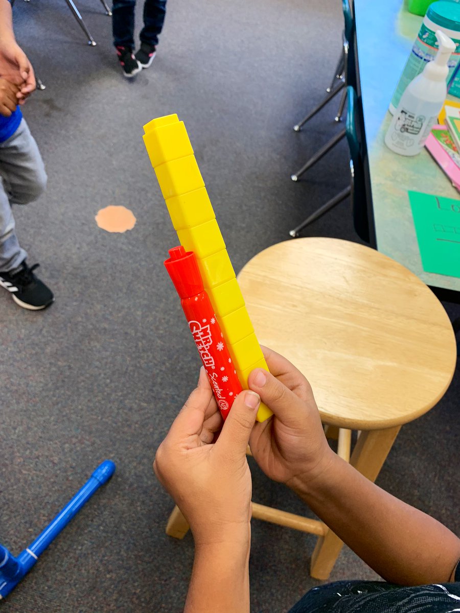 MBaileyCPS's tweet image. We did a little classroom rearranging during our longer and shorter hunt 📏