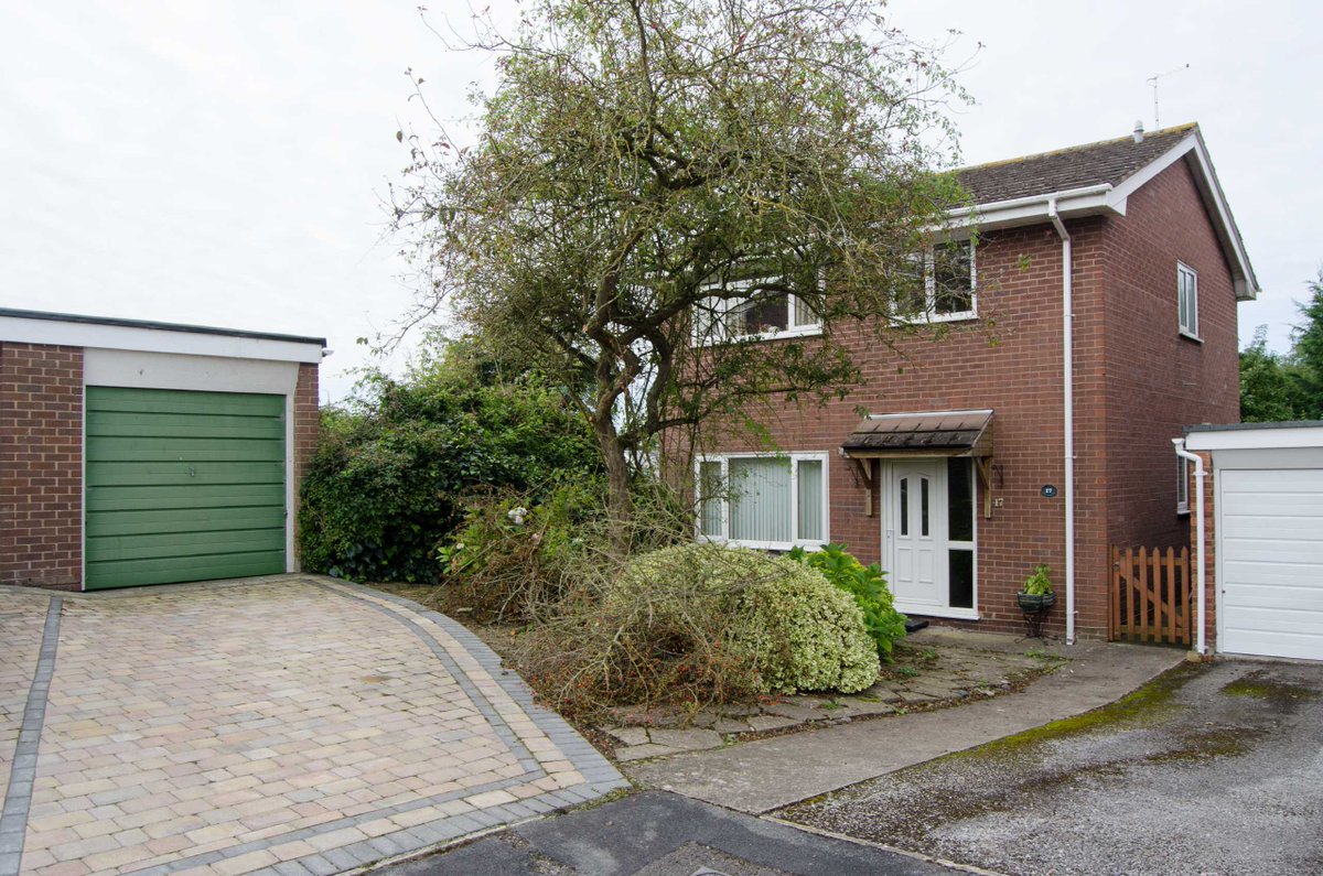 * GENEROUS SIZED PLOT * SCOPE FOR ENHANCEMENT. A three bedroom detached house forming part of a small cul-de-sac conveniently situated off Crewe Lane in the popular Cheshire village of Farndon. Farndon £275,000 #chestertweets