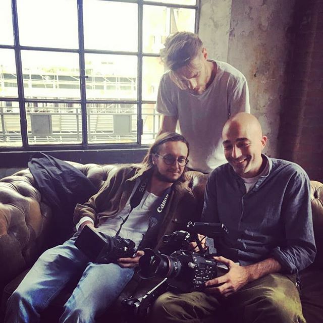 Videomaker😎
#shooting #video #videomaker #models #hairstylist #beauty #team #color