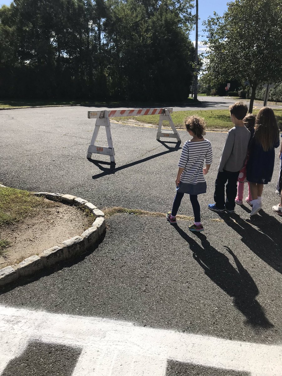 QRSCorrigan's tweet photo. Observing shadows during our science walk @qrbryant https://t.co/xXvFEoU1Fh