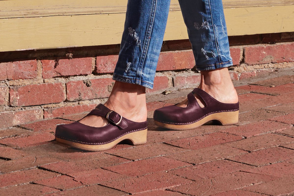 EnglinsFootwear's tweet photo. Like these shoes? You'll like how they feel even more! Grab them at a special one-day-only price tomorrow at our #Dansko Trunk Show!
https://t.co/FJBC8pX2WL https://t.co/1JNcEmRBKz