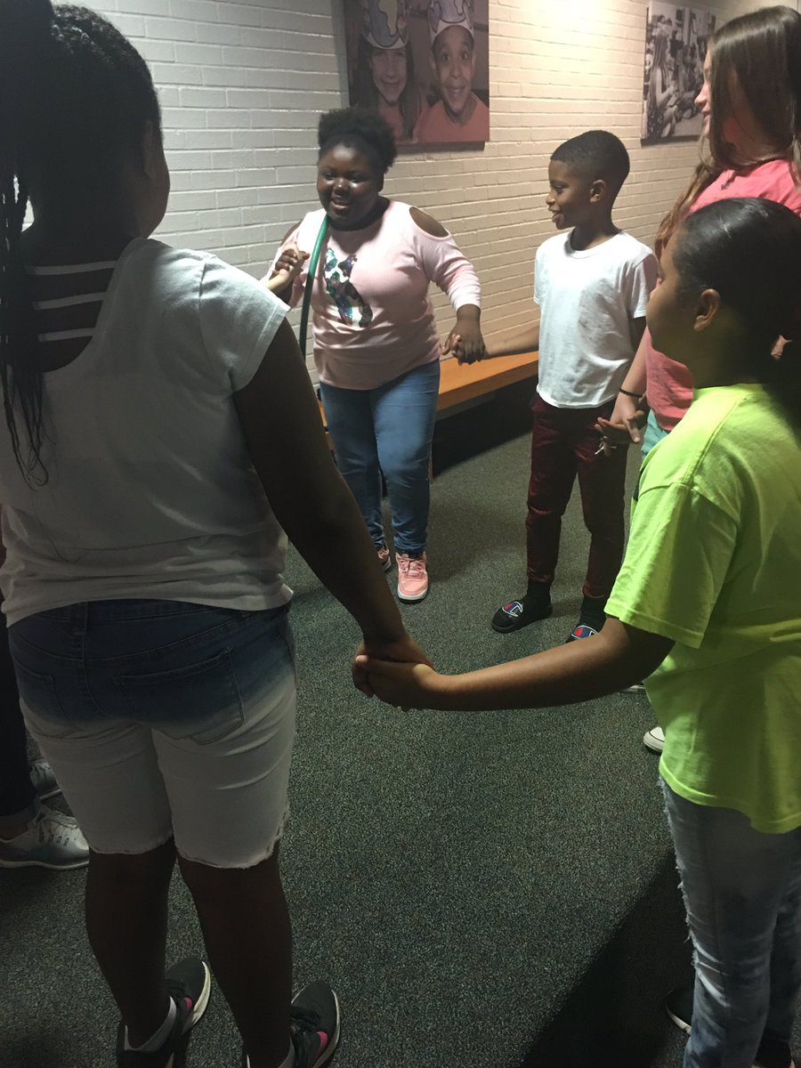 LeapinMrsL's tweet photo. Monthly Town Hall meetings are quickly becoming the highlight of my month- staff and students collborating towards growth makes my heart swell!  I love my school @LeaphartElem #Pridein5 https://t.co/C5dNuLOZWG